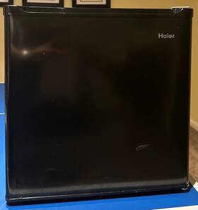 Hc17sf10rb Haier Hcr17bg Mini Fridge Refrigerator 1.7 Cu Ft