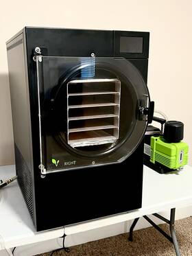 Hrfdmbk-5-tray Harvest Right 5-tray Medium Black Freeze Dryer With Premier Pump
