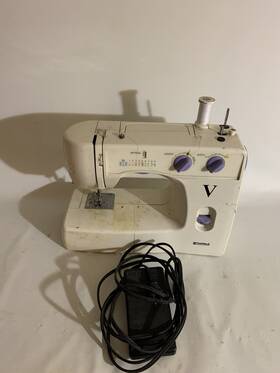 385.15208400 Kenmore Mechanical Sewing Machine White Tested