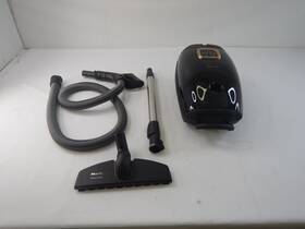 12704570 Miele Inc Guard L1 Bagged Canister Vacuum For Pet Owners Black/rosegold