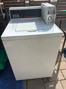 Swnnc2hp115tw01 Speed Queen Coin-operated Commercial Washer. Coin Box Included With Both Keys
