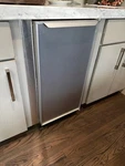 Scotsman Ice Maker. Fixed Price $1000.00.