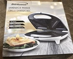 Brentwood Non Stick Compact Dual Sandwich Maker In White TS-240W Open Box. Fixed Price $24.03.