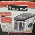 Magic Chef 27 Lb. Counter Top Portable Ice Maker (parts Repair Only). Fixed Price $38.00.